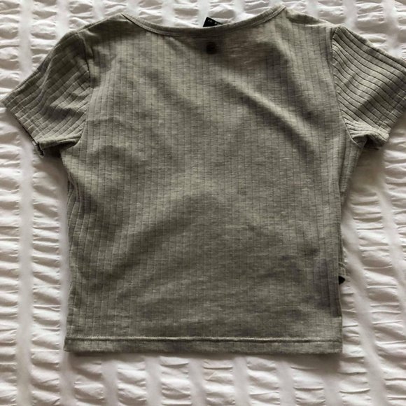 All About Eve Grey Crop top - Picture 2 of 2